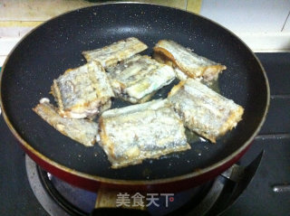 茄汁刀鱼的做法步骤：1