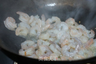 虾仁炒鸡蛋的做法步骤：7