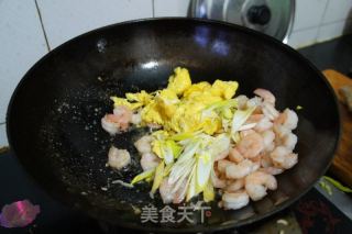 虾仁炒鸡蛋的做法步骤：8
