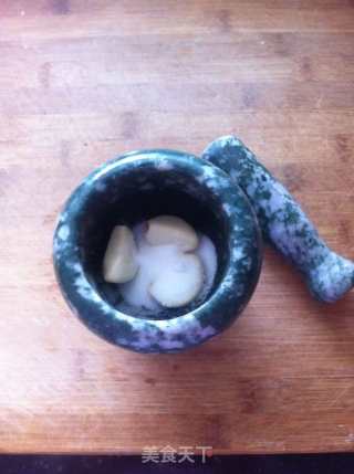 蒜泥麻酱菠菜塔的做法步骤：2