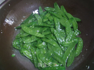 蒜蓉荷兰豆的做法步骤：3
