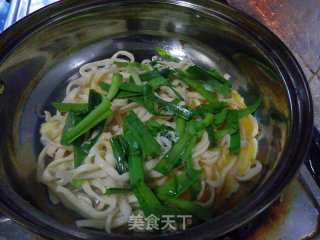 煎面条蛋饼的做法步骤：4