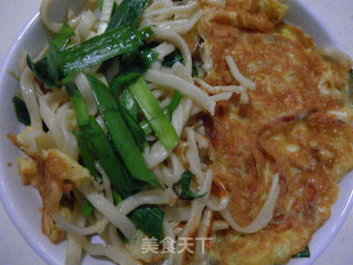 煎面条蛋饼的做法步骤：6