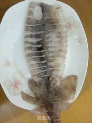 辣鱿鱼的做法步骤：1