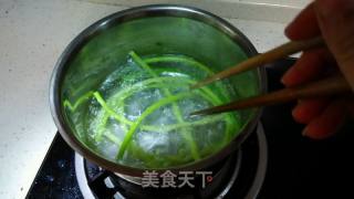 凉拌手撕蒜苔的做法步骤：4