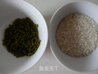 绿豆粥的做法步骤：1