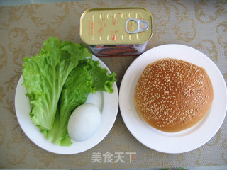 午餐肉蛋堡的做法步骤：1