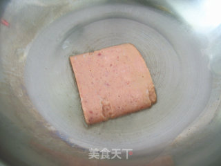 午餐肉蛋堡的做法步骤：2