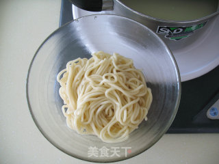 金枪鱼香菇面的做法步骤：3