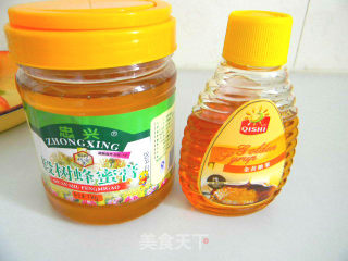 蜂蜜奶黄馅月饼的做法步骤：1