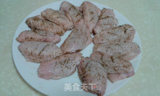 微波炉烤鸡翅的做法步骤：2