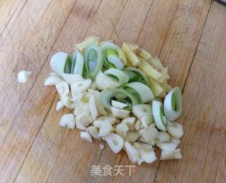 香辣板栗鸡的做法步骤：1