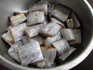 茄汁带鱼的做法步骤：1