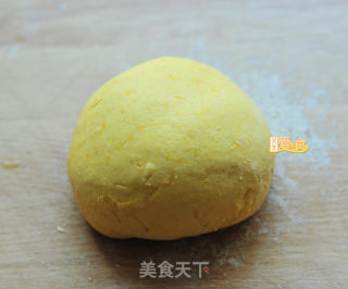 元宵节必吃喜庆三鲜元宝饺子的做法步骤：1
