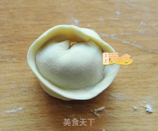 元宵节必吃喜庆三鲜元宝饺子的做法步骤：8