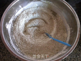 抹茶双色馒头卷的做法步骤：1