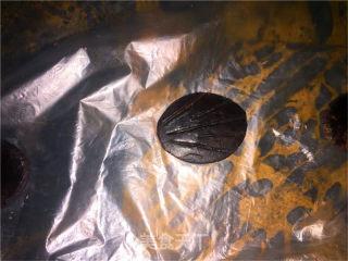手工巧克力玫瑰花的做法步骤：12