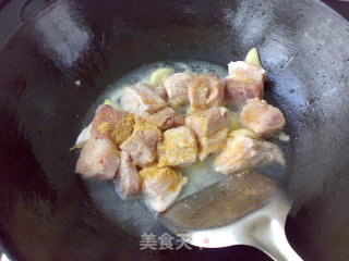 酸菜炖五花肉的做法步骤：4
