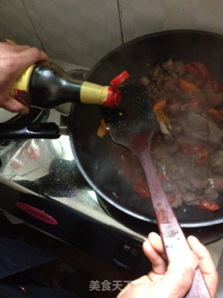 辣炒地羊肉的做法步骤：10