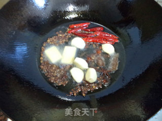 麻辣龙虾尾的做法步骤：2