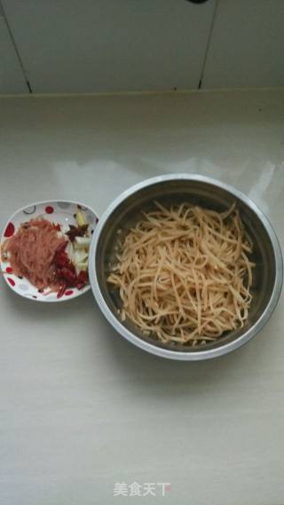 肉丝咸菜的做法步骤：1