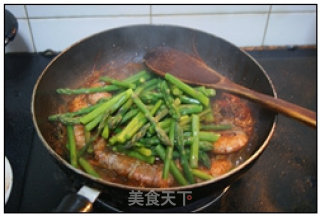 香辣虾配芦笋的做法步骤：8