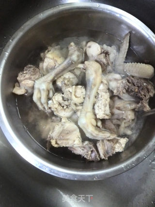 尖椒炒鸡公的做法步骤：6