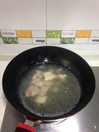 豆皮鱼片汤的做法步骤：4