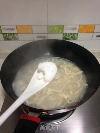 豆皮鱼片汤的做法步骤：6