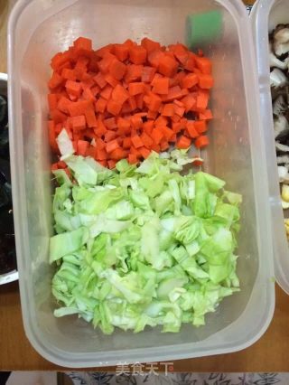 鲜甜皮蛋粥的做法步骤：1