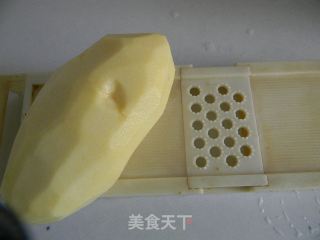 土豆末末饼的做法步骤：1