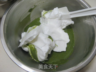 抹茶奶油蛋糕卷的做法步骤：8