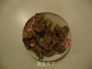 小白菜排骨汤的做法步骤：1