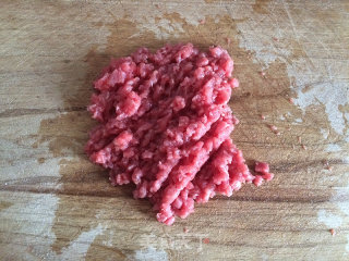牛肉酱黄瓜的做法步骤：2
