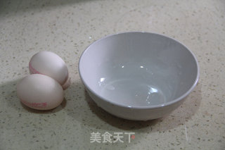 鸡蛋羹（能做的像布丁一样也是醉了！）的做法步骤：1