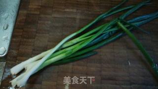 小葱芝麻拌豆腐的做法步骤：2