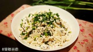 小葱芝麻拌豆腐的做法步骤：10