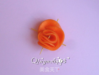 胡萝卜玫瑰花的做法步骤：7