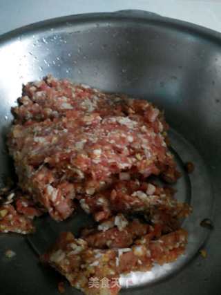 酸菜包子的做法步骤：1