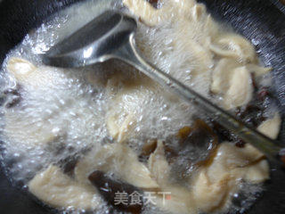 大豆蛋白黑木耳烧排骨的做法步骤：5