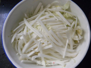 爽口酸辣白菜的做法步骤：2