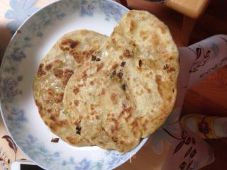 爱心葱油饼的做法步骤：13