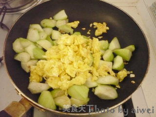 丝瓜炒鸡蛋的做法步骤：7
