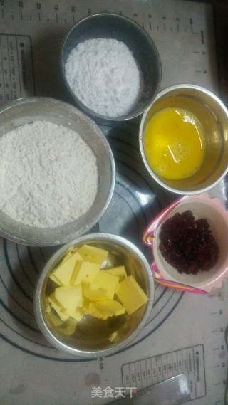 蔓越莓饼干的做法步骤：1