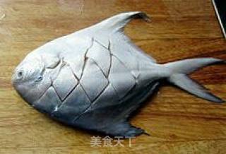 清蒸平鱼的做法步骤：2