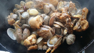 【鸡焖蛤】混搭到极致的鲜美滋味的做法步骤：3