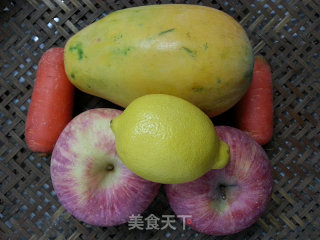 青春的方程式=木瓜柠檬胡萝卜苹果汁的做法步骤：1