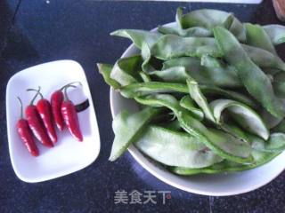 朝天椒炒扁豆的做法步骤：1