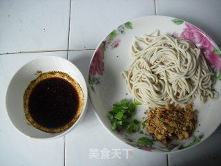 花生碎拌面的做法步骤：3