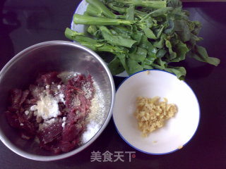 牛肉姜汤烩芥兰的做法步骤：1